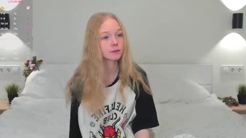 Snapshot of markettadeerman chatting on 12-16-25, 04:17 markettadeerman online show from 12-16-25, 04:17