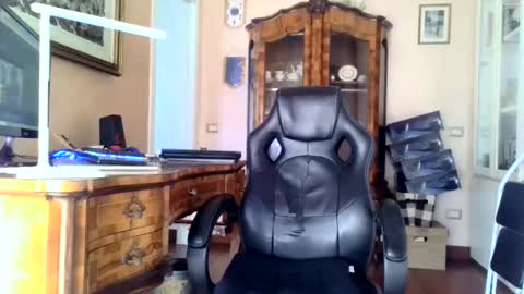 Snapshot of markmarkmark00 chatting on 12-26-24, 10:05 markmarkmark00 online show from 12-26-24, 10:05