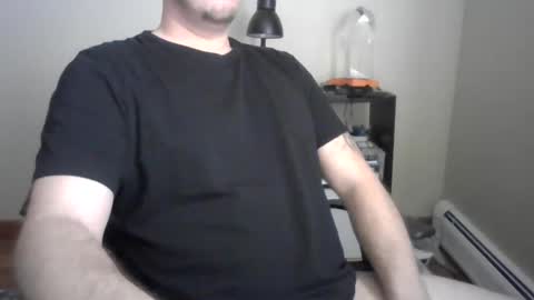 Snapshot of markus27252 chatting on 02-24-25, 02:37 markus27252 online show from 02-24-25, 02:37