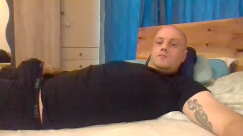 markus_7 online show from 09-25-25, 01:15