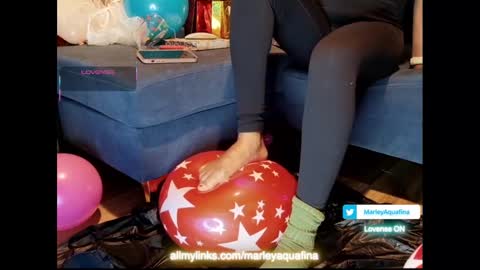 Snapshot of marleymadness9 chatting on 09-24-25, 01:42 MarleyAquafina online show from 09-24-25, 01:42