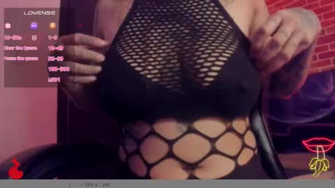 Snapshot of marllena chatting on 10-08-25, 11:52 mar online show from 10-08-25, 11:52