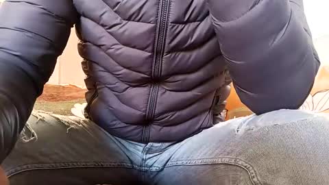 Snapshot of marocreda33 chatting on 12-17-25, 01:39 marocreda33 online show from 12-17-25, 01:39