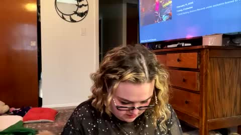 Snapshot of maroon_moon chatting on 02-13-25, 07:10 maroon_moon online show from 02-13-25, 07:10