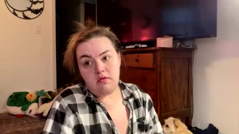 Snapshot of maroon_moon chatting on 02-15-25, 08:33 maroon_moon online show from 02-15-25, 08:33