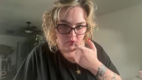 Snapshot of maroon_moon chatting on 09-20-25, 12:55 maroon_moon online show from 09-20-25, 12:55