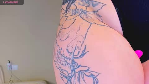 Mari online show from 10-05-25, 04:22