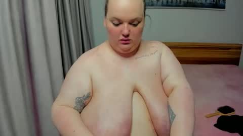 Snapshot of marry_girl chatting on 09-30-25, 02:11 Mary online show from 09-30-25, 02:11