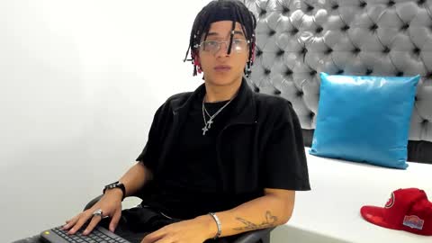 MARSHALL online show from 12-16-25, 01:05