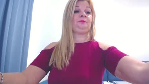 Snapshot of marthanollan chatting on 02-14-25, 07:49 Martha online show from 02-14-25, 07:49