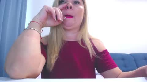 Snapshot of marthanollan chatting on 03-10-25, 05:22 Martha online show from 03-10-25, 05:22