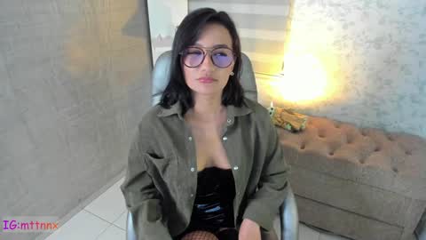 Snapshot of martiiinaa_ chatting on 12-04-24, 04:43 Martina online show from 12-04-24, 04:43