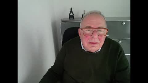 martin_1947 online show from 10-13-25, 03:45