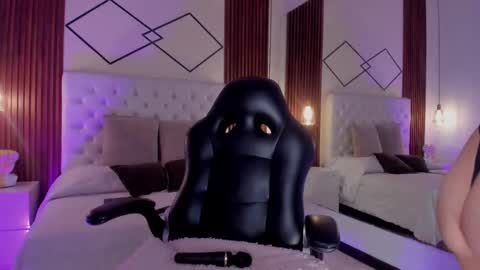 Martina online show from 11-20-25, 08:58