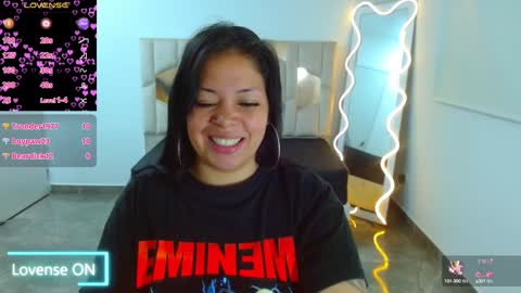 Snapshot of martina_tay chatting on 12-31-24, 09:10 Hey im martina online show from 12-31-24, 09:10