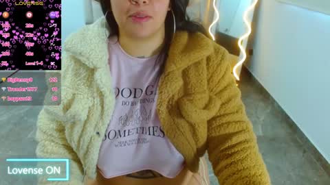 Snapshot of martina_tay chatting on 12-31-24, 12:15 Hey im martina online show from 12-31-24, 12:15