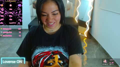 Snapshot of martina_tay chatting on 01-04-25, 09:00 Hey im martina online show from 01-04-25, 09:00