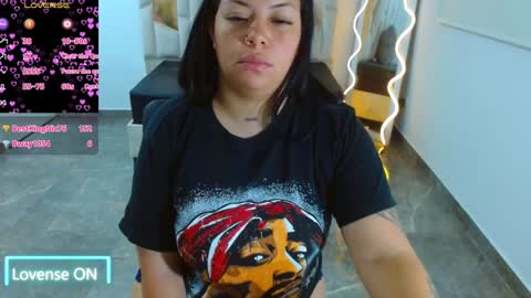 Snapshot of martina_tay chatting on 01-13-25, 07:00 Hey im martina online show from 01-13-25, 07:00