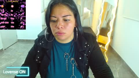 Snapshot of martina_tay chatting on 01-17-25, 03:23 Hey im martina online show from 01-17-25, 03:23