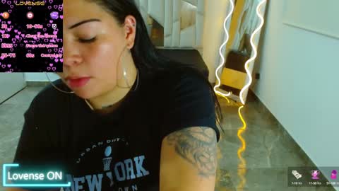 Snapshot of martina_tay chatting on 01-23-25, 12:25 Hey im martina online show from 01-23-25, 12:25