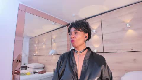 martina touss  online show from 10-24-25, 11:39