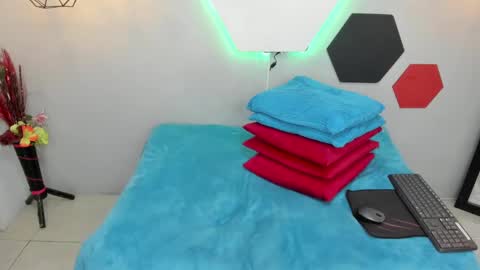 Martina online show from 02-16-25, 05:15