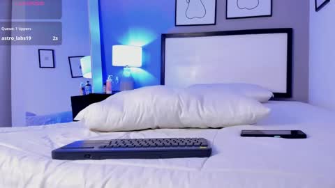 Snapshot of martinarizzi chatting on 09-17-25, 04:03 martina rizzi online show from 09-17-25, 04:03