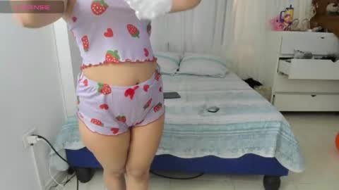 Snapshot of martinarossi chatting on 06-30-26, 03:02 ... ... online show from 06-30-26, 03:02