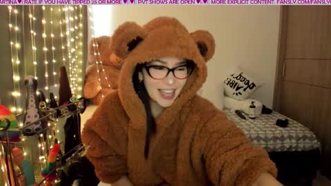 MARTINA online show from 10-31-25, 07:48