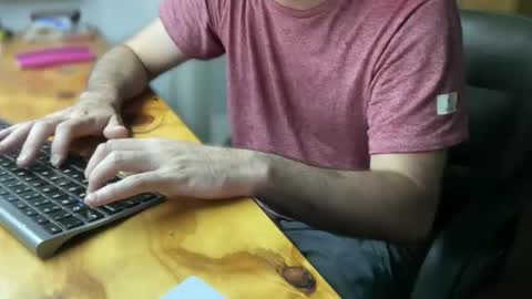 Snapshot of martincito22xl chatting on 01-01-25, 11:51 Martincito online show from 01-01-25, 11:51