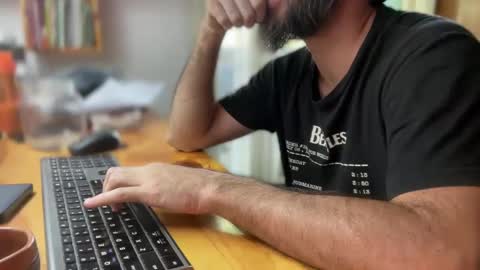 Snapshot of martincito22xl chatting on 02-19-25, 03:05 Martincito online show from 02-19-25, 03:05