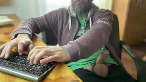 Snapshot of martincito22xl chatting on 09-09-25, 12:05 Martincito online show from 09-09-25, 12:05