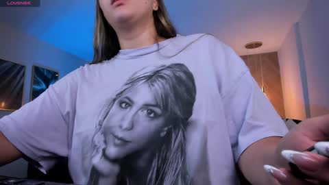 Snapshot of martinnabonnet chatting on 01-13-25, 10:36 Martinna Bonnet online show from 01-13-25, 10:36