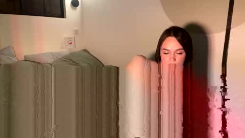 Mary online show from 11-26-25, 07:37