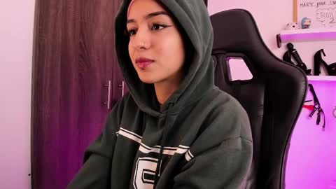 Mary Jane  online show from 03-08-25, 08:33