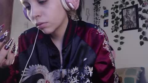                      100   online show from 12-25-24, 07:24