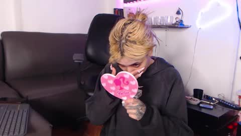                      100   online show from 03-07-25, 06:24