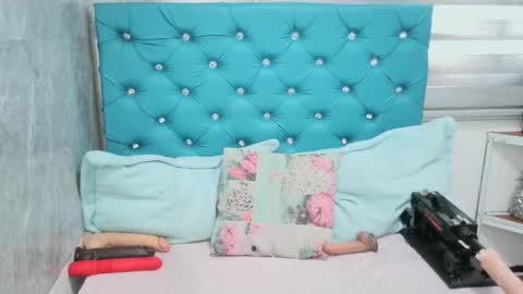  Mary Moon  online show from 02-10-25, 05:30