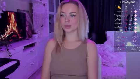 Snapshot of mary_romance chatting on 10-02-25, 06:48 Mary online show from 10-02-25, 06:48