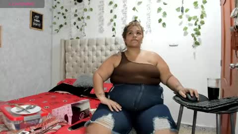 Snapshot of marycurvy chatting on 05-28-26, 07:11 Marycurvy online show from 05-28-26, 07:11