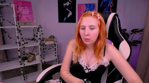 Snapshot of marylanee chatting on 10-08-25, 03:48 Mary online show from 10-08-25, 03:48