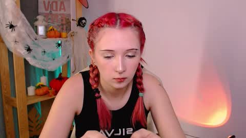 Snapshot of marylanee chatting on 10-24-25, 09:38 Mary online show from 10-24-25, 09:38