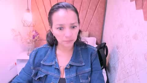 Marylin online show from 10-20-25, 07:25