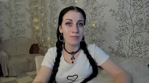 Snapshot of marylou_ chatting on 03-04-25, 11:40 Mary Lou online show from 03-04-25, 11:40