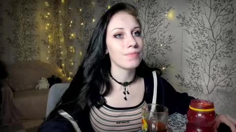 Snapshot of marylou_ chatting on 11-07-25, 11:54 Mary Lou online show from 11-07-25, 11:54