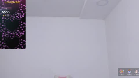 Dulce Maria online show from 12-18-24, 04:09