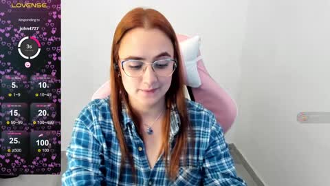 Dulce Maria online show from 12-18-24, 10:57