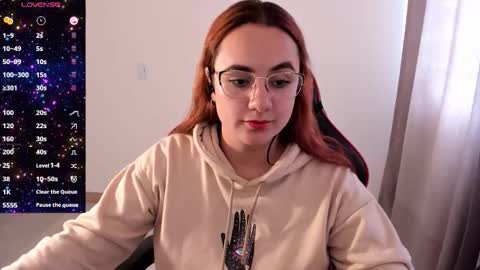 Dulce Maria online show from 10-15-25, 08:09