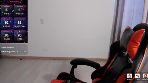 Snapshot of maryluna95 chatting on 02-24-26, 07:01 Dulce Maria online show from 02-24-26, 07:01