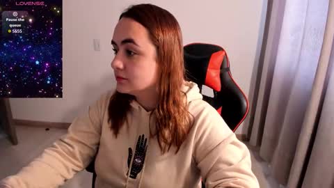 Snapshot of maryluna95 chatting on 02-25-26, 06:50 Dulce Maria online show from 02-25-26, 06:50